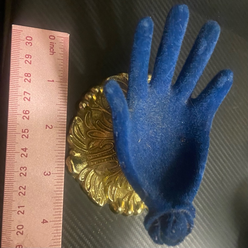 Vintage Velvet Hand Display Holder #8563 💎 SALE - Picture 3 of 7